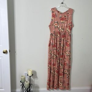 NWT Plus Size Pink Floral Maxi Dress with Pockets